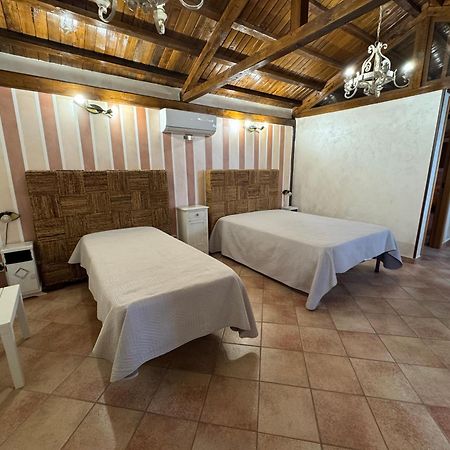 B&B Oasi Di Mamma Clara Latina Luaran gambar