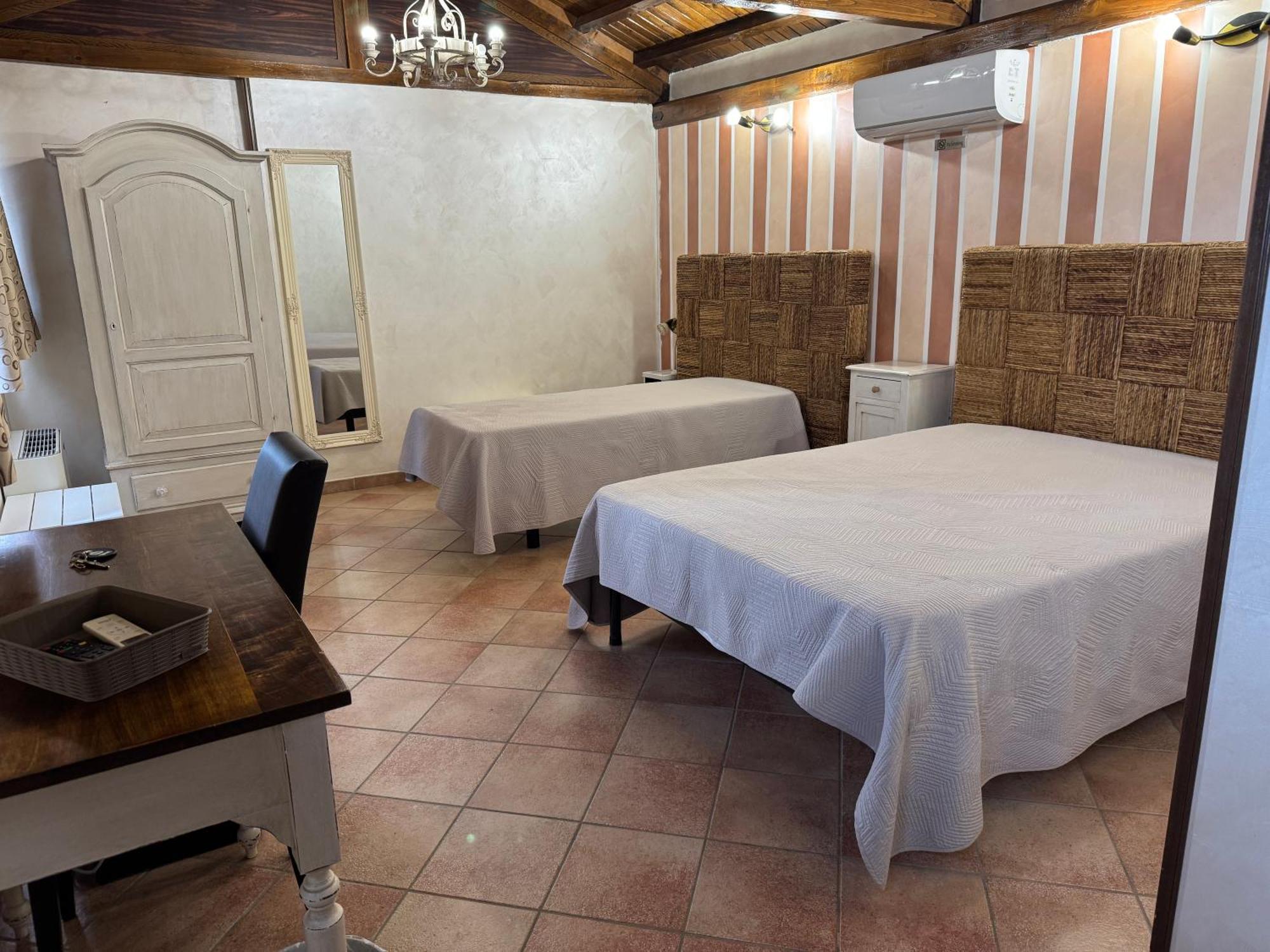 B&B Oasi Di Mamma Clara Latina Luaran gambar