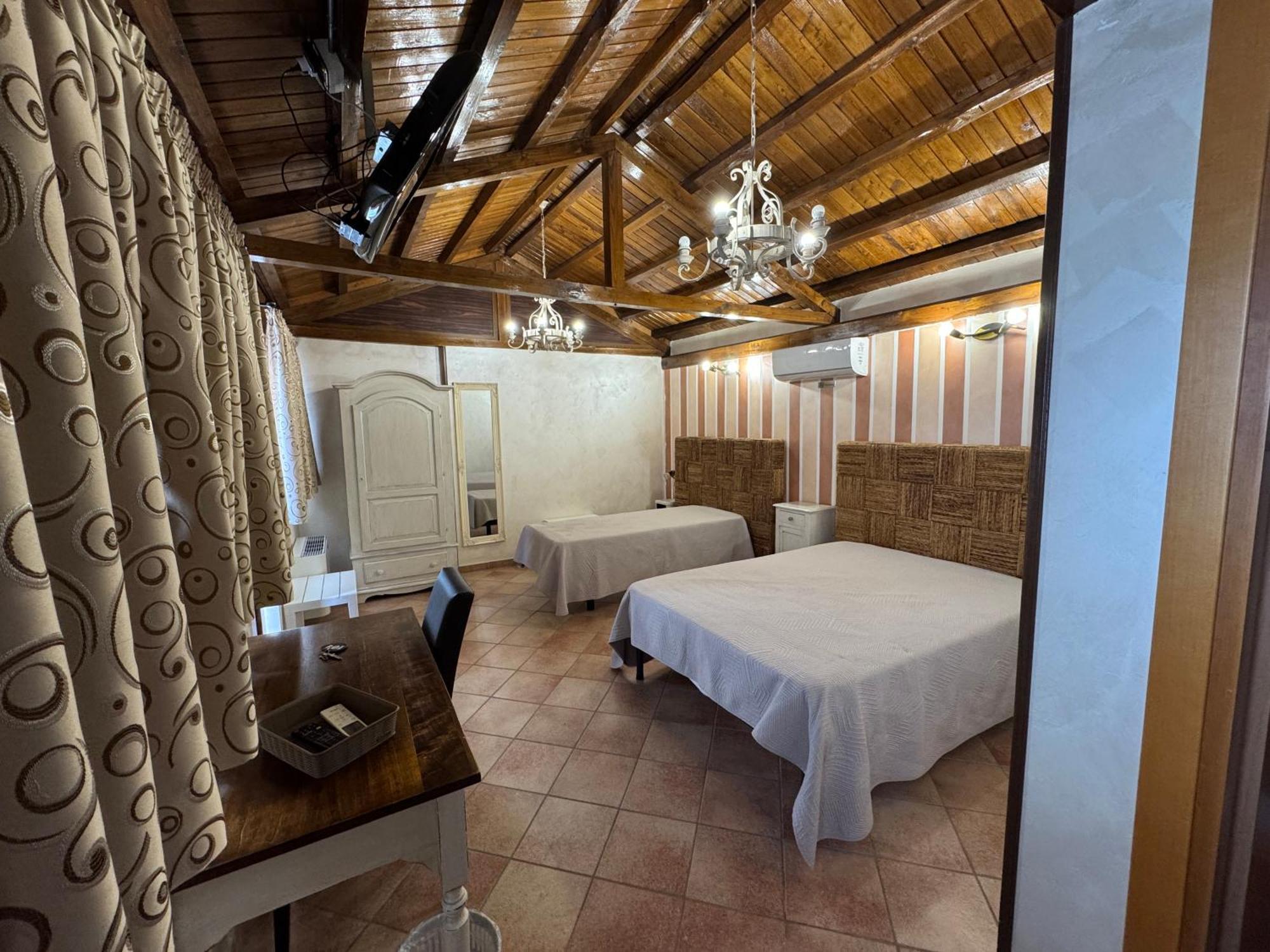 B&B Oasi Di Mamma Clara Latina Luaran gambar